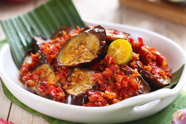 MASAKAN RESEP TERONG BALADO,TINGGAL TUMIS